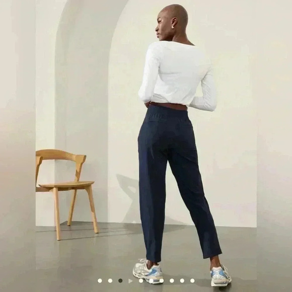 Athleta Brooklyn Mid Rise Ankle Pants | Navy Blue | Size 0 - Picture 3 of 7